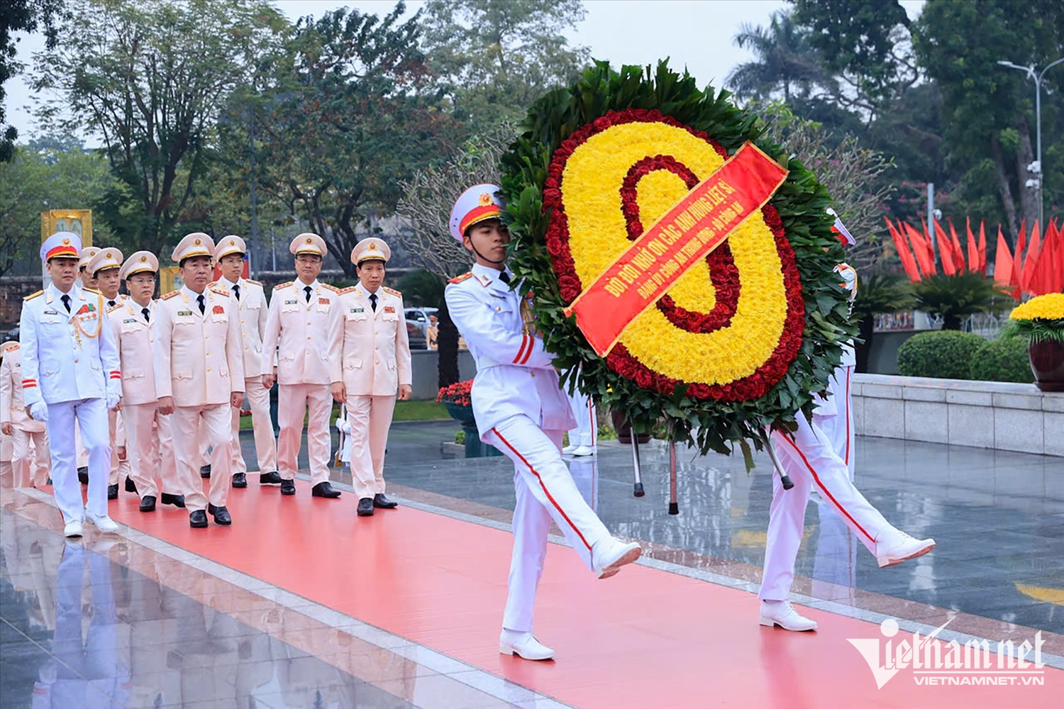 Lãnh đạo Đảng, Nhà nước viếng Chủ tịch Hồ Chí Minh nhân 96 năm Ngày thành lập Đảng 12