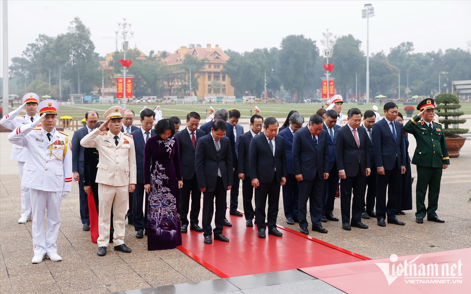 Đoàn đại biểu Thành ủy, HĐND, UBND, Ủy ban MTTQ Việt Nam TP. Hà Nội viếng Chủ tịch Hồ Chí Minh