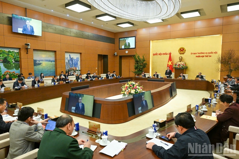 Quang cảnh phiên họp. (Ảnh: DUY LINH)