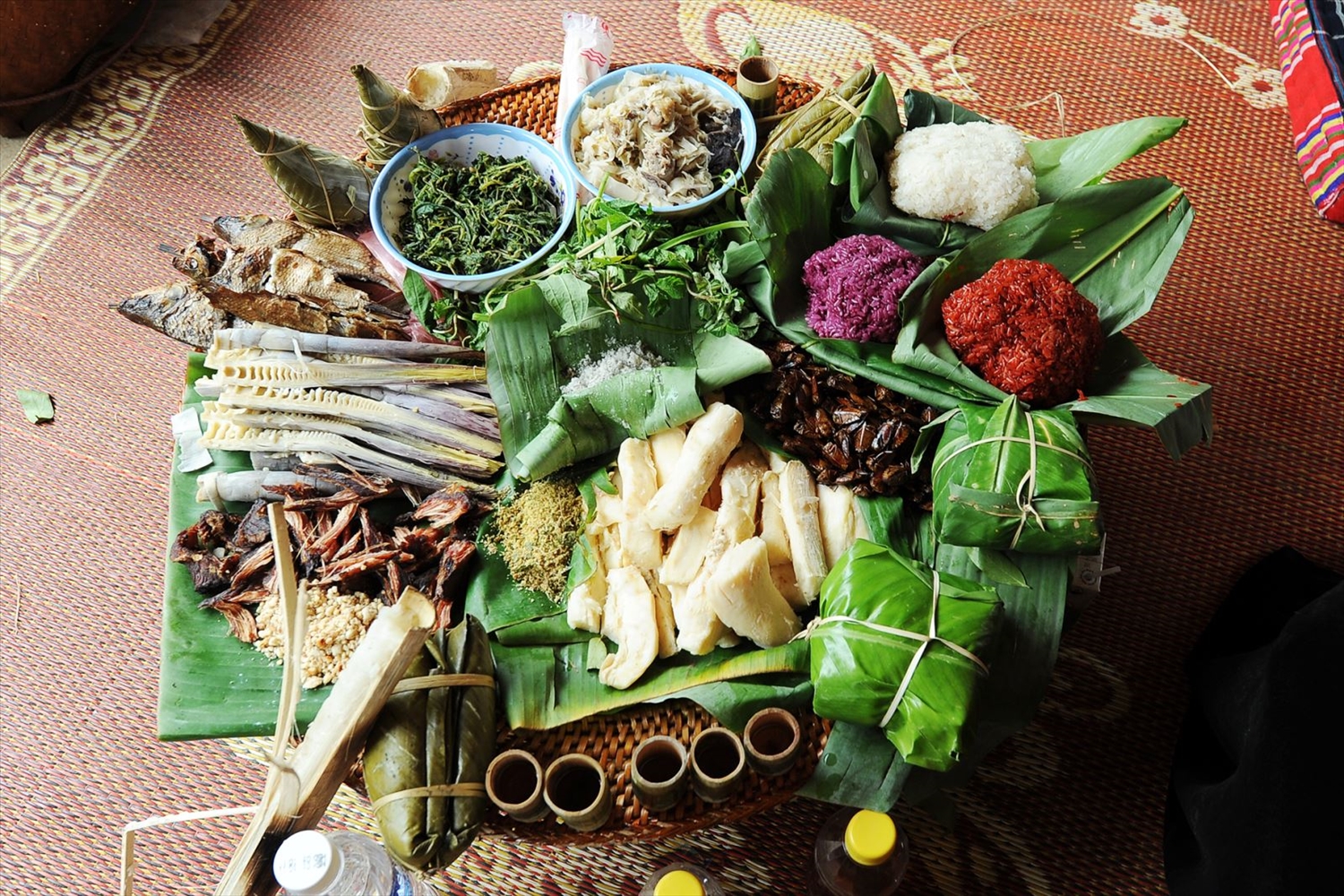Mâm cơm của đồng bào dân tộc Thái