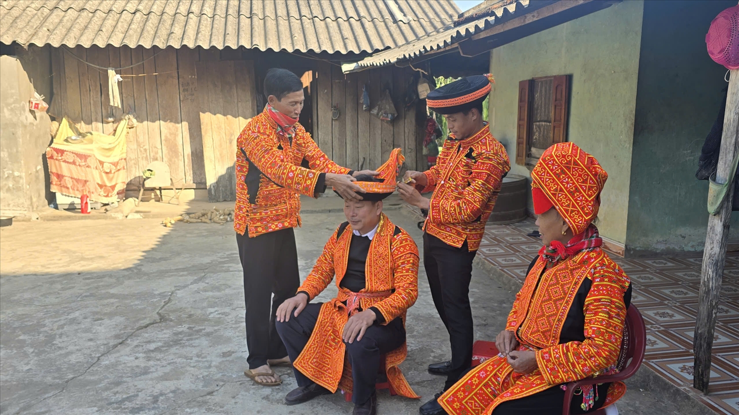 Các gia đình luôn chuẩn bị chu đáo để đón tiếp khách đến chơi ngày Tết. Ảnh: Mỹ Dung