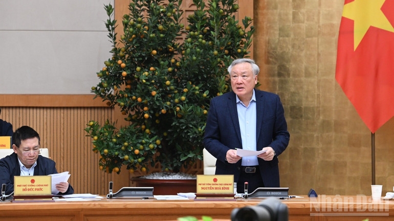 Phó Thủ tướng Thường trực Chính phủ Nguyễn Hòa Bình phát biểu ý kiến tại phiên họp. (Ảnh: Trần Hải) 