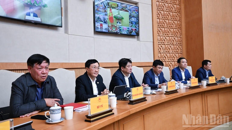 Lãnh đạo các bộ, ngành, tập đoàn, tổng công ty nhà nước chủ chốt tham dự phiên họp. (Ảnh: Trần Hải) 