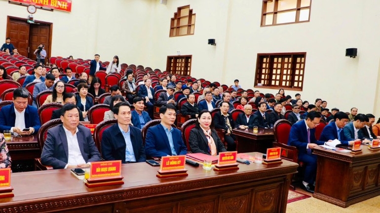 Các đại biểu tham dự hội nghị.