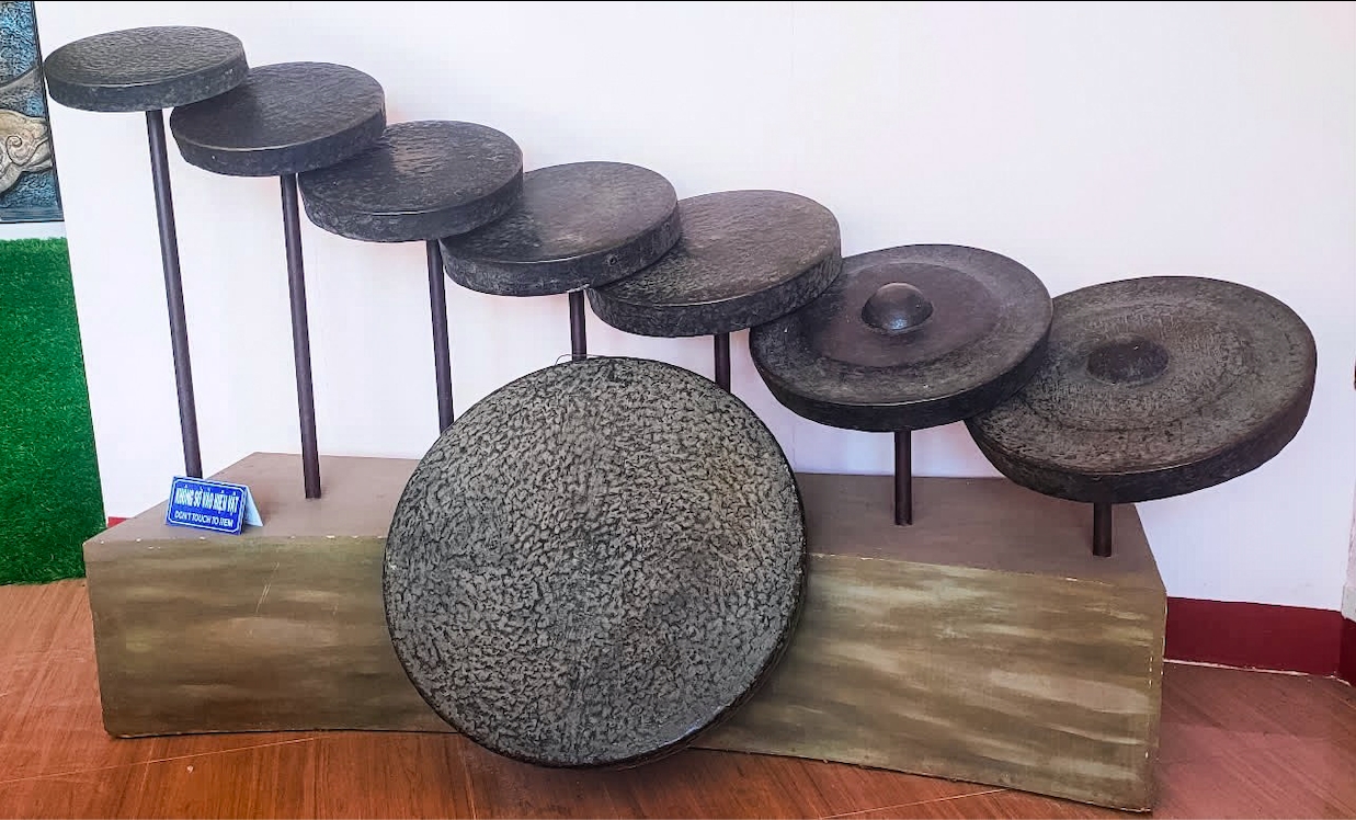 Bộ cồng chiêng Kơ Đơ gồm 8 chiếc, là loại chiêng cổ truyền của người Gia Rai