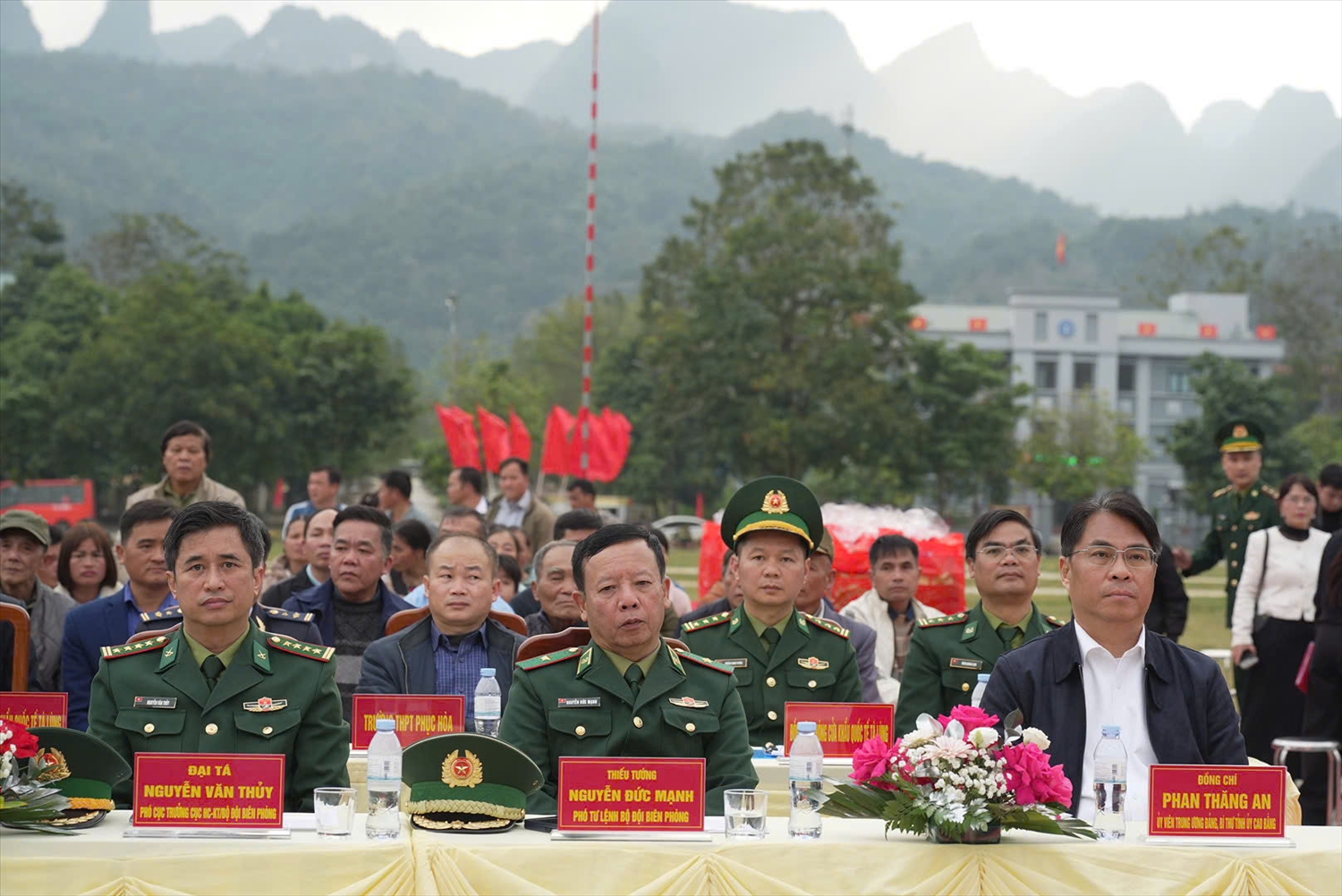 Các đại biểu tham dự chương trình