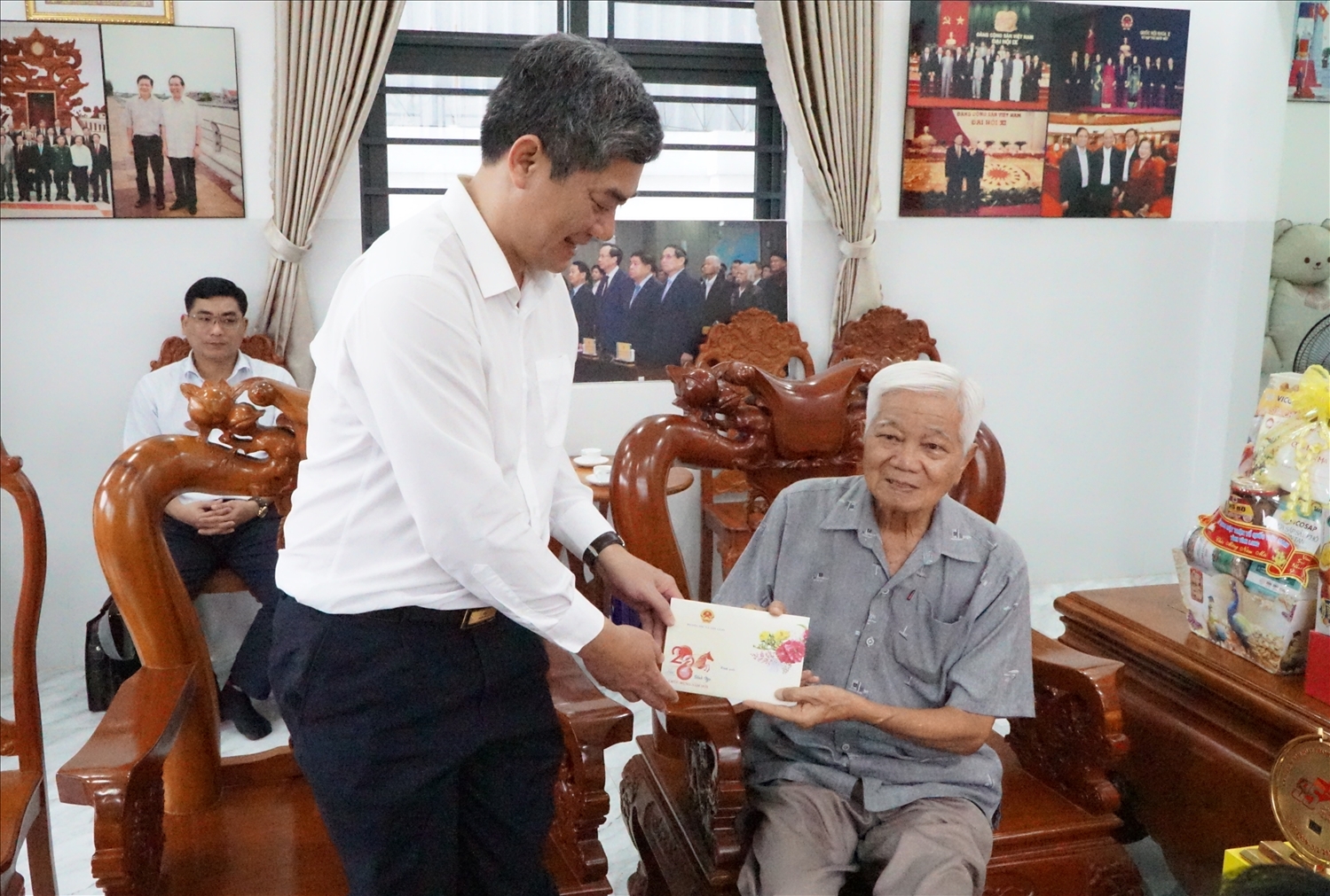 (TIN PV) Tiếp tục khơi dậy tinh thần tự tin, tự lực, tự cường trong đồng bào DTTS, để vươn lên cùng đất nước 3