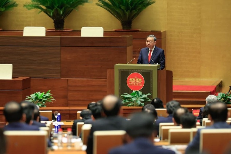 Tổng Bí thư Tô Lâm nhấn mạnh thêm một số vấn đề để chuyển hóa tinh thần và tầm vóc của Nghị quyết Đại hội XIV của Đảng thành chương trình hành động thống nhất trong toàn Đảng, toàn dân và toàn quân - Ảnh: VGP/Nhật Bắc