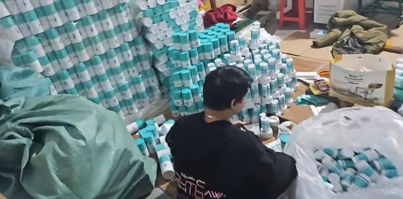 Các loại thuốc và thực phẩm chức năng giả đang được các đối tượng hoàn thiện