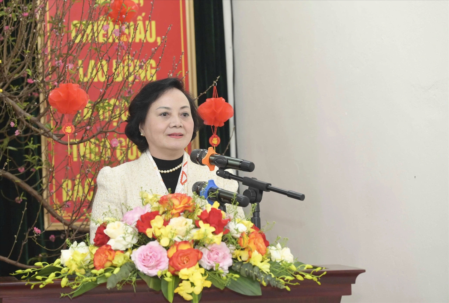 Phó Thủ tướng Phạm Thị Thanh Trà phát biểu chúc Tết bà con Nhân dân các xã Bát Xát, Trịnh Tường (ảnh Trọng Bảo)