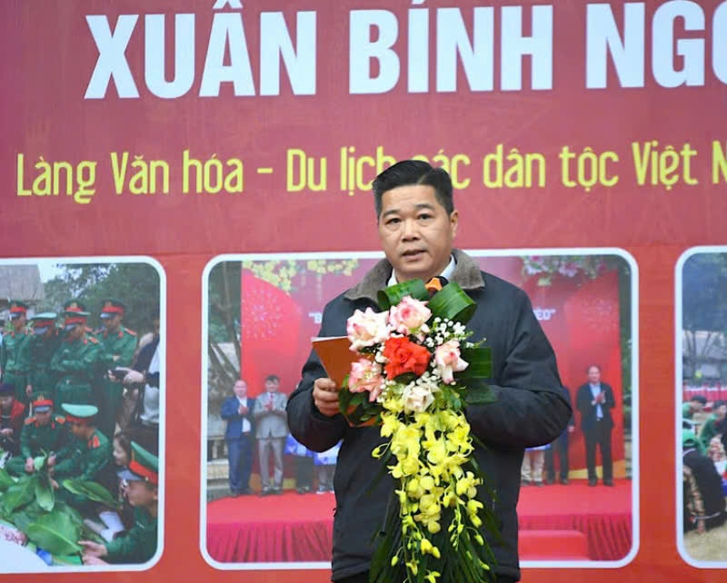 Ông Trần Mạnh Hùng - Phó Cục trưởng, Cục Văn hoá các dân tộc Việt Nam phát biểu tại chương trình