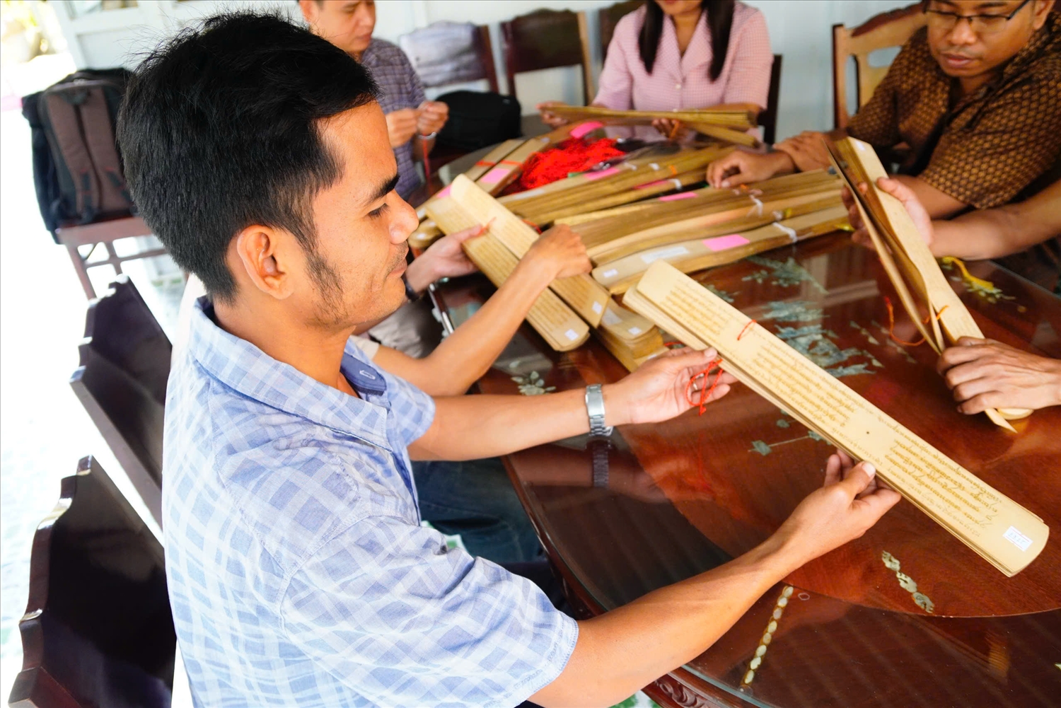 Áp dụng công nghệ số vào việc bảo tồn di sản sách lá buông là cách để đưa tri thức cổ của đồng bào Khmer bước vào đời sống đương đại