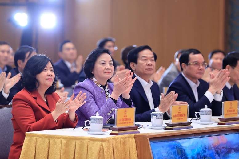 Chủ tịch Ủy ban Trung ương Mặt trận Tổ quốc Việt Nam, Phó Chủ tịch Hội đồng Thi đua - Khen thưởng Trung ương Bùi Thị Minh Hoài; Phó Thủ tướng Chính phủ Phạm Thị Thanh Trà dự Lễ phát động Phong trào thi đua - Ảnh: VGP/Nhật Bắc