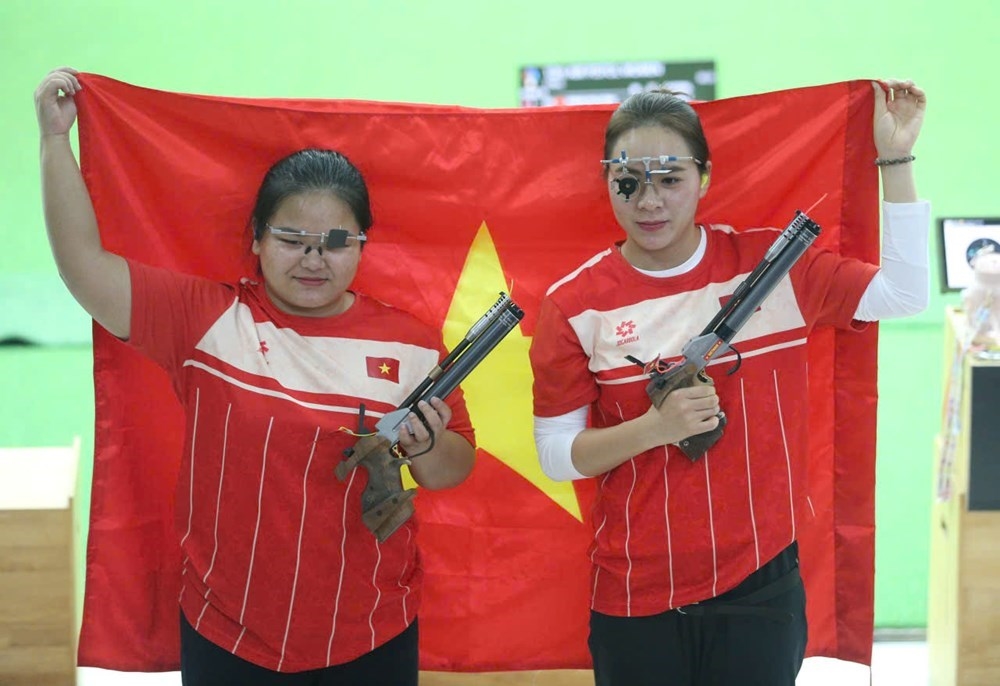 Thuỳ Trang (trái) giành tấm Huy chương Vàng tại Giải vô địch châu Á 2026 (Ảnh. IT)