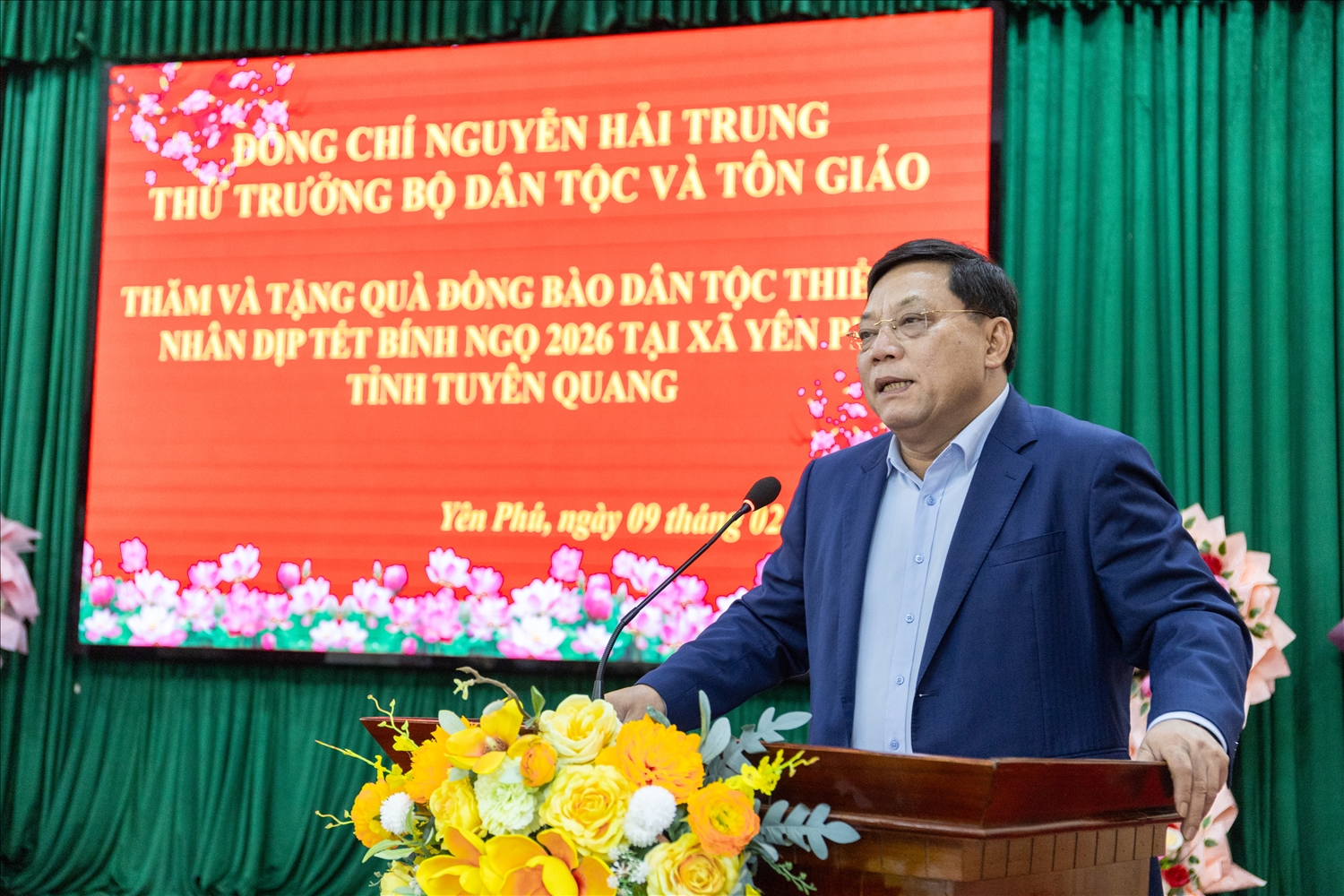 Thứ trưởng Bộ Dân tộc và Tôn giáo Nguyễn Hải Trung phát biểu, động viên và chúc Tết đồng bào các dân tộc xã Yên Phú