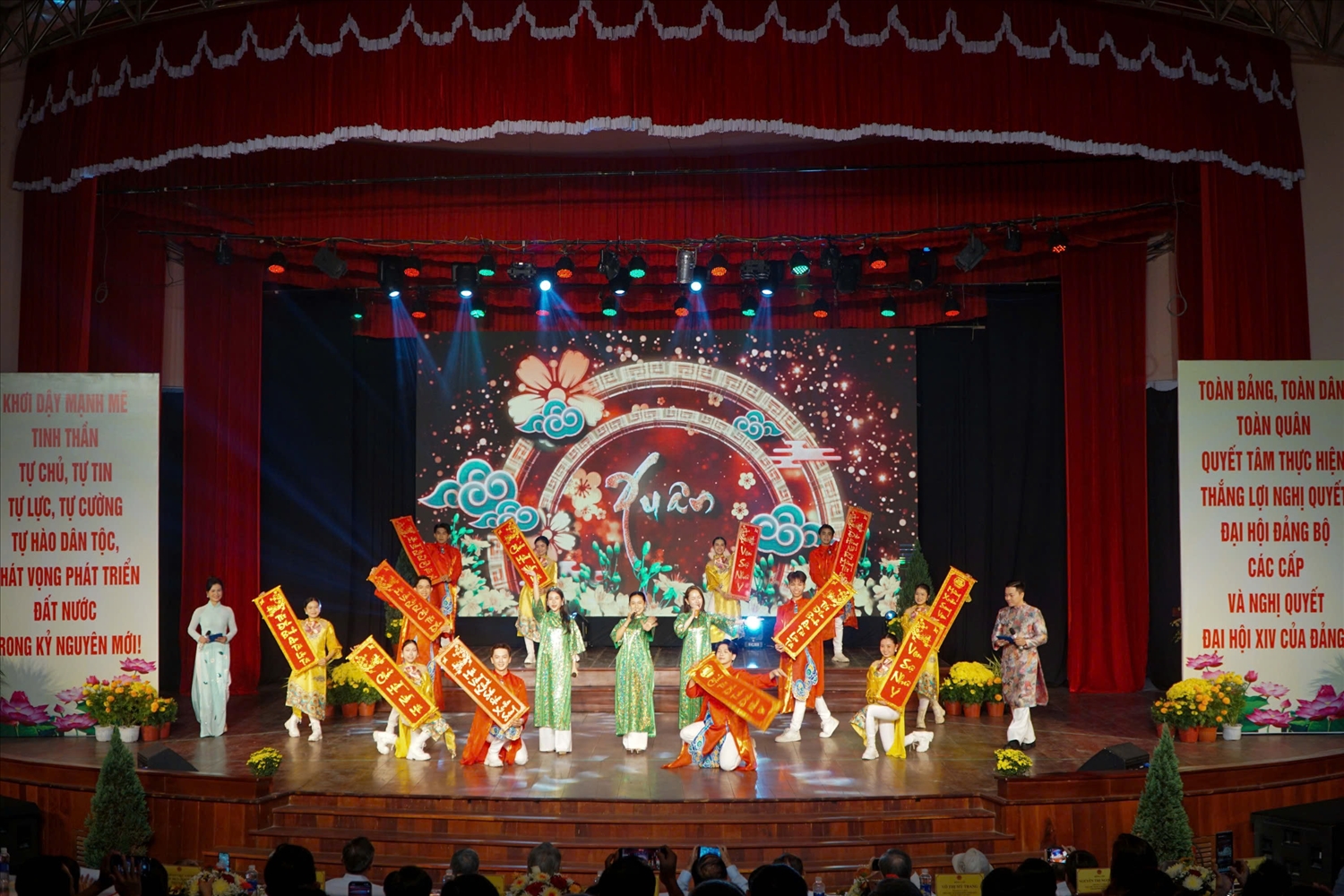 Một tiết mục chào đón Xuân Bính Ngọ năm 2026 tại họp mặt