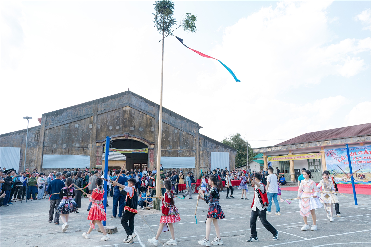 Xã Thàng Tín kỳ vọng, Gầu Tào không chỉ là nét đẹp văn hóa truyền thống mà còn trở thành điểm hẹn văn hóa của cả vùng, góp phần thúc đẩy phát triển kinh tế – xã hội địa phương