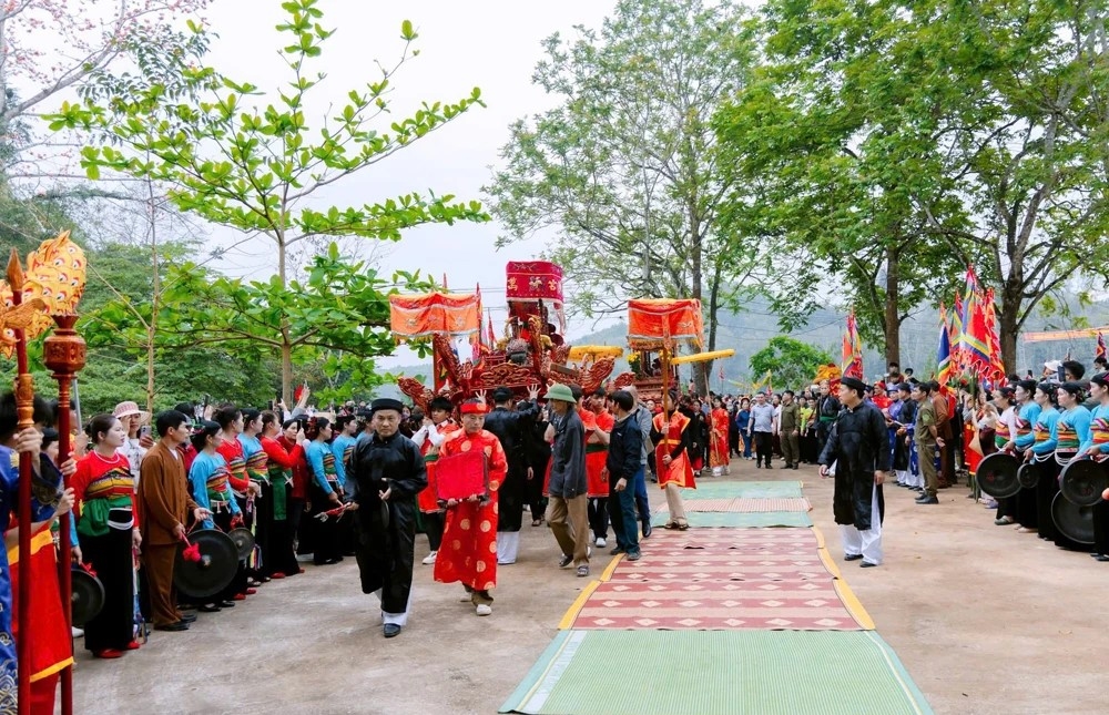 Nghi lễ rước kiệu trong Lễ hội Mường Đòn