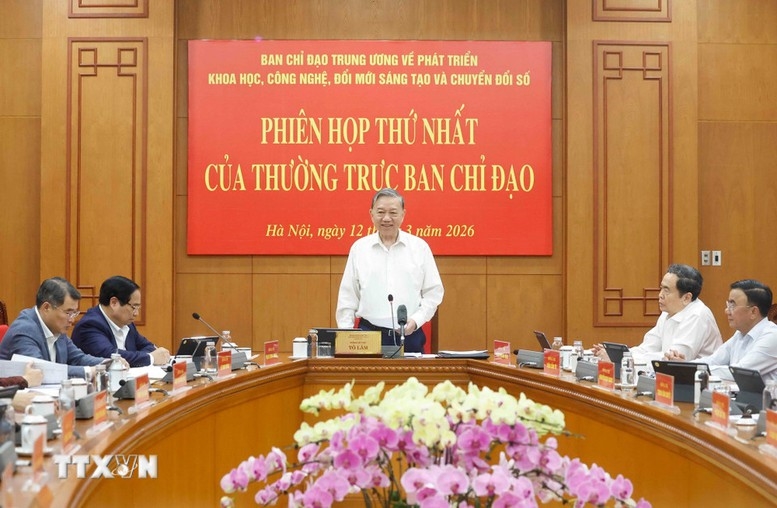 Tổng Bí thư đề nghị, tiếp tục hoàn thiện thể chế, cơ chế, chính sách để phát triển mạnh mẽ khoa học, công nghệ và đổi mới sáng tạo - Ảnh: TTXVN