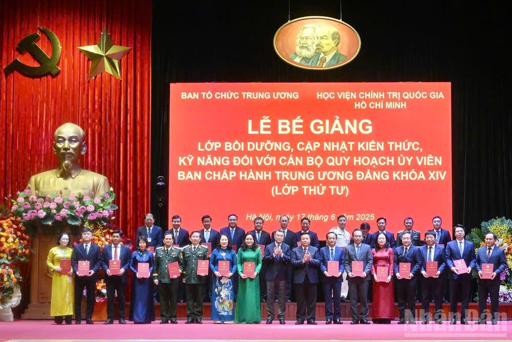Ông Hoàng Văn Tuyên, Vụ trưởng Vụ Chính sách, Bộ Dân tộc và Tôn giáo ứng cử đại biểu Quốc hội khóa XVI 2