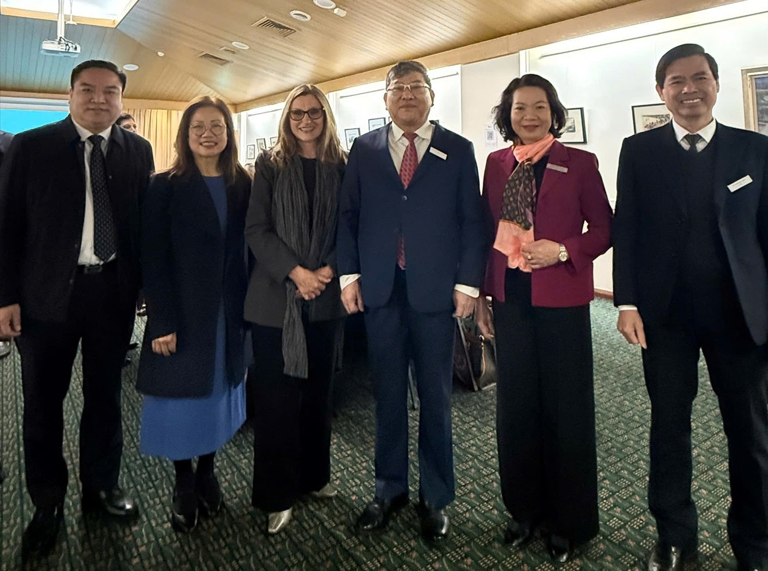 Ông Hoàng Văn Tuyên trong chuyến nghiên cứu, học tập tại Úc 