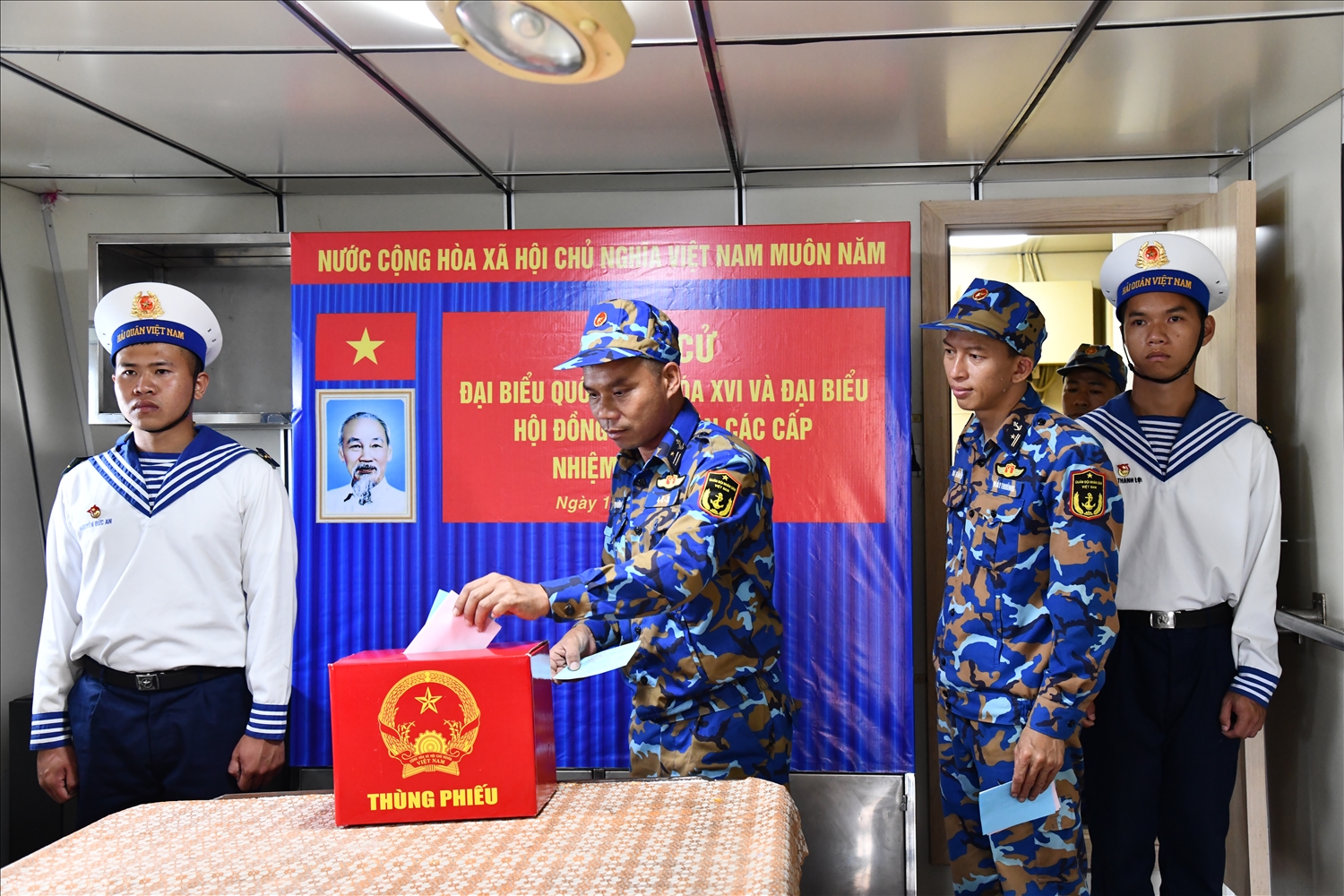 Nhằm đảm bảo nhiệm vụ sẵn sàng chiến đấu, ngay sau khi hoàn thành quyền công dân, các chiến sĩ nhanh chóng trở về vị trí làm nhiệm vụ, để bảo vệ vững chắc chủ quyền biển đảo thiêng liêng.