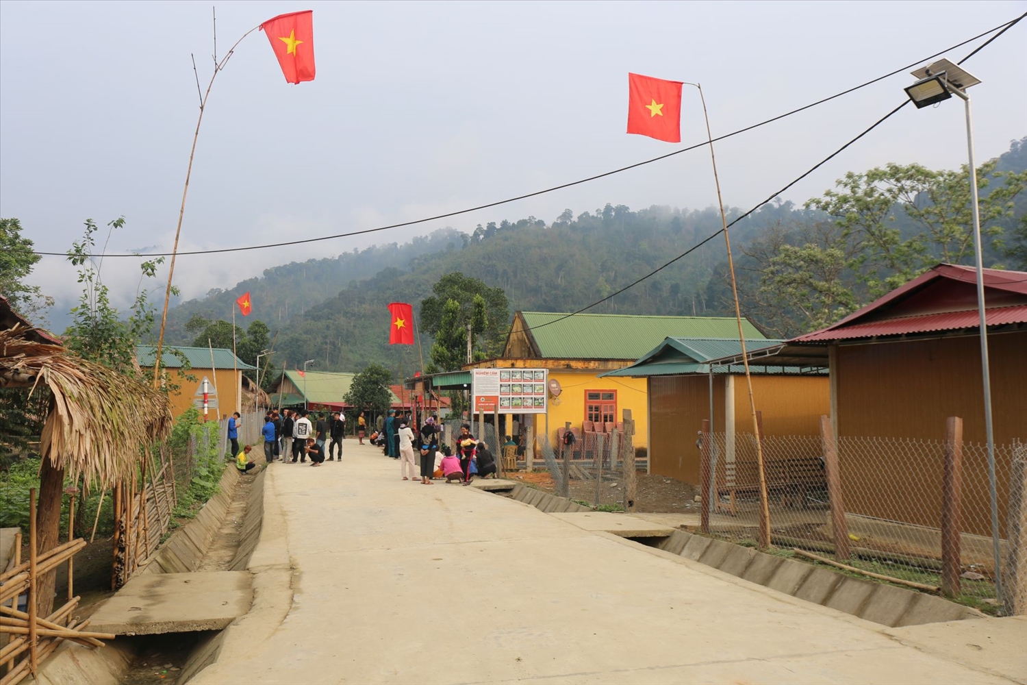 Khu vực bỏ phiếu số 25 bản Khe Búng, xã Môn Sơn - Ảnh: Thanh Hải