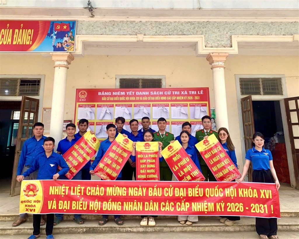 Cử tri ở xã biên giới Tri Lễ (Nghệ An) hân hoan chờ đón ngày bầu cử đại biểu Quốc hội và Hội đồng nhân dân các cấp