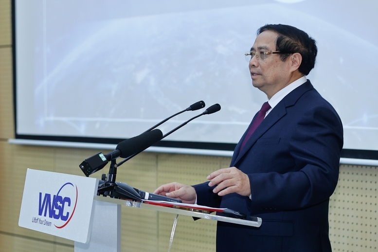 Thủ tướng Chính phủ cho biết, Việt Nam tiếp tục hoàn thiện thể chế, cơ chế, chính sách cho hoạt động vũ trụ phù hợp với điều kiện Việt Nam và thông lệ quốc tế - Ảnh: VGP/Nhật Bắc