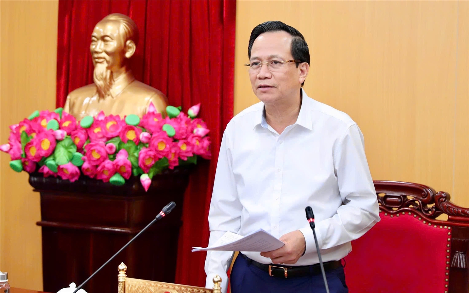 Bộ trưởng Bộ Dân tộc và Tôn giáo Đào Ngọc Dung phát biểu tại cuộc họp