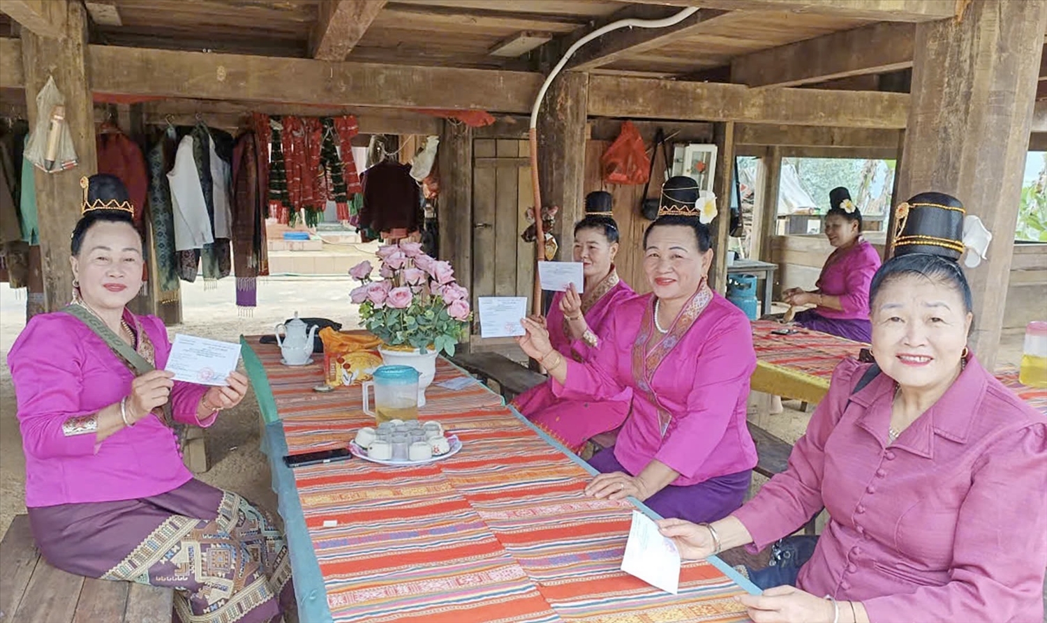 Không khí chờ đón ngày bầu cử ngày càng rộn ràng trong từng ngôi nhà cộng đồng