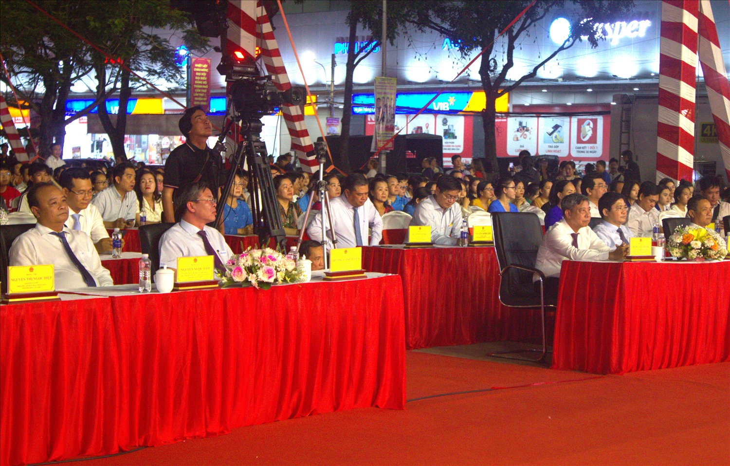 Các đại biểu tham dự chương trình