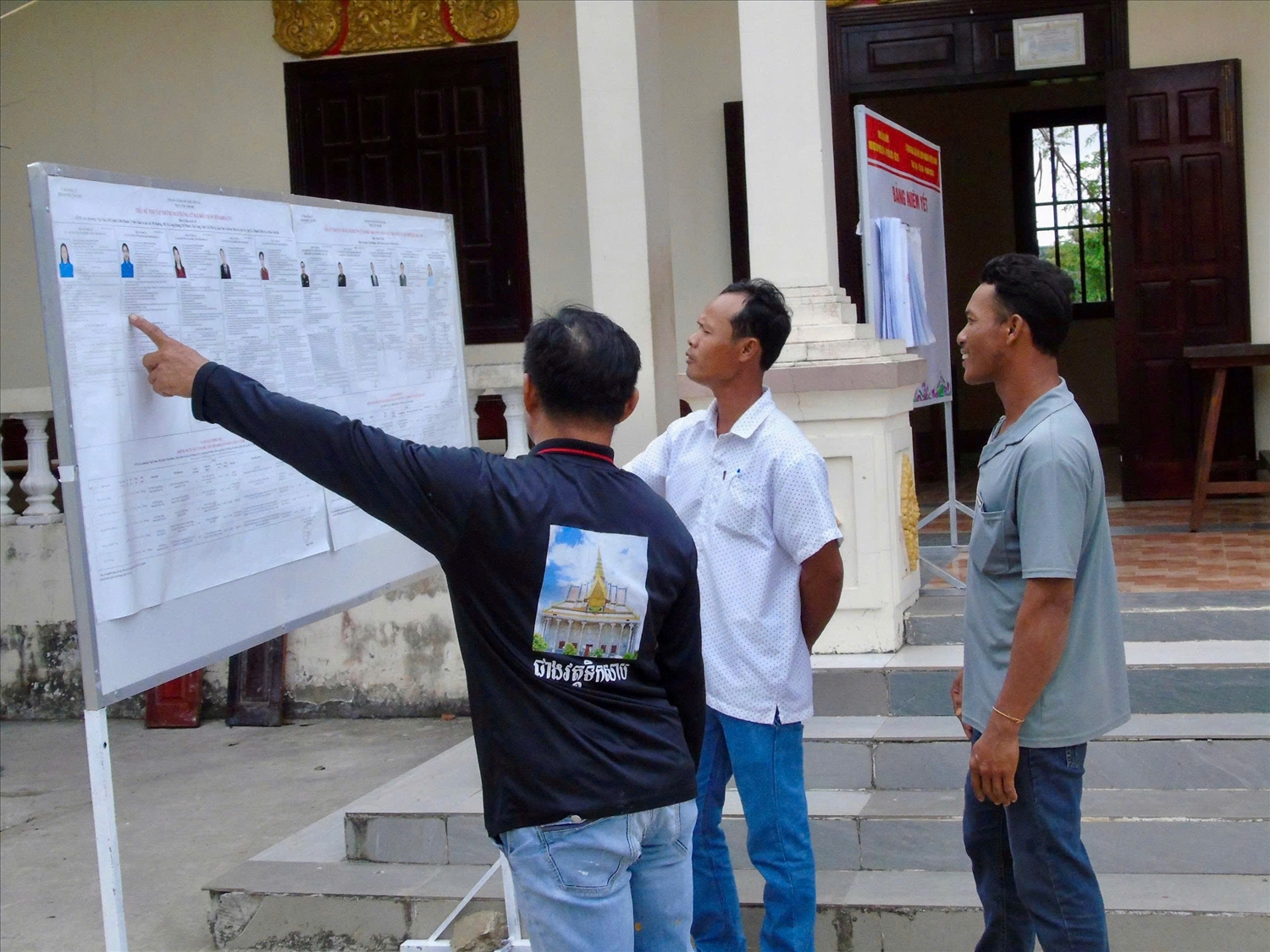 Cử tri DTTS ở xã biên giới biển Lai Hòa (TP. Cần Thơ) hướng về ngày hội non sông