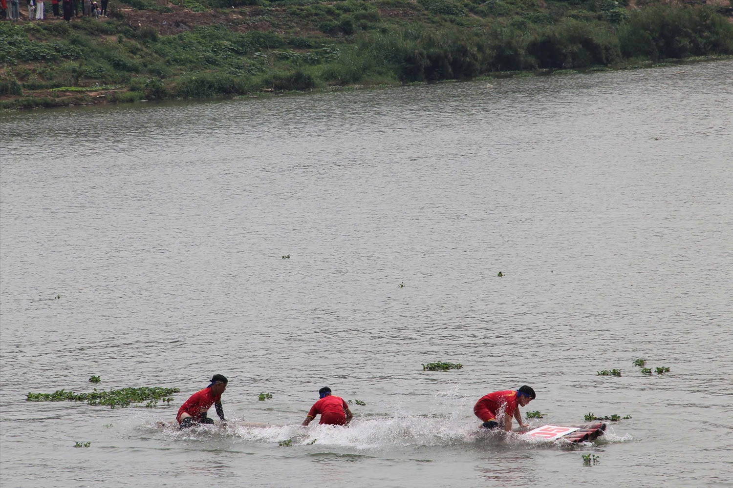 Phần lật bè là kỹ thuật khó nhất và hấp dẫn khán giả nhất 