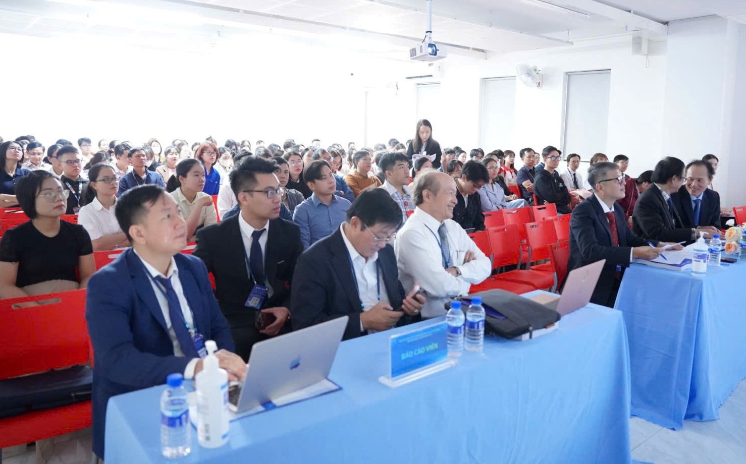 Toàn cảnh hội nghị