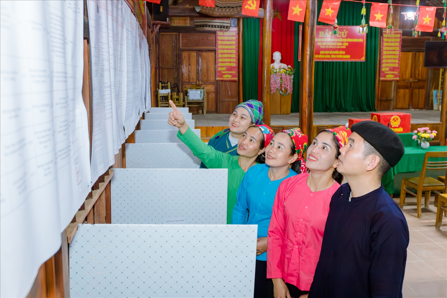 Trong đợt này, cử tri toàn tỉnh Tuyên Quang sẽ lựa chọn ra 2.604 đại biểu tiêu biểu cho ý chí và nguyện vọng của nhân dân. Trong đó, 10 đại biểu Quốc hội khóa XVI; 62 đại biểu HĐND tỉnh và 2.532 đại biểu HĐND cấp xã.