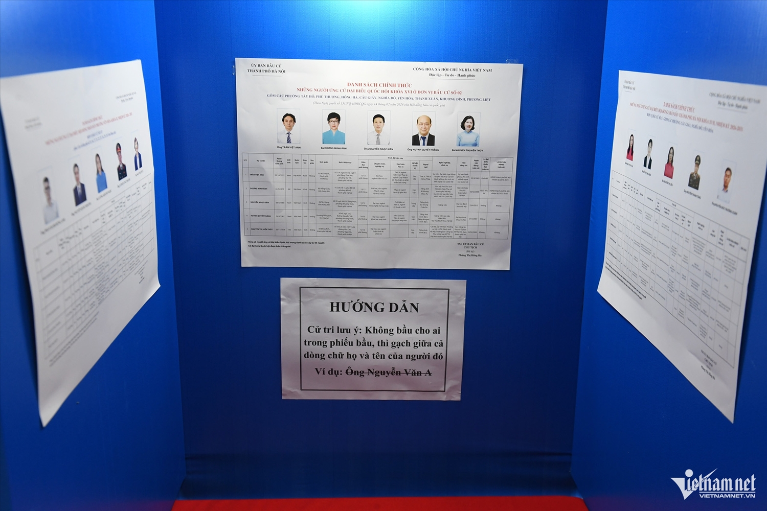 Bộ trưởng Đào Ngọc Dung bỏ phiếu tại phường Yên Hòa, Hà Nội