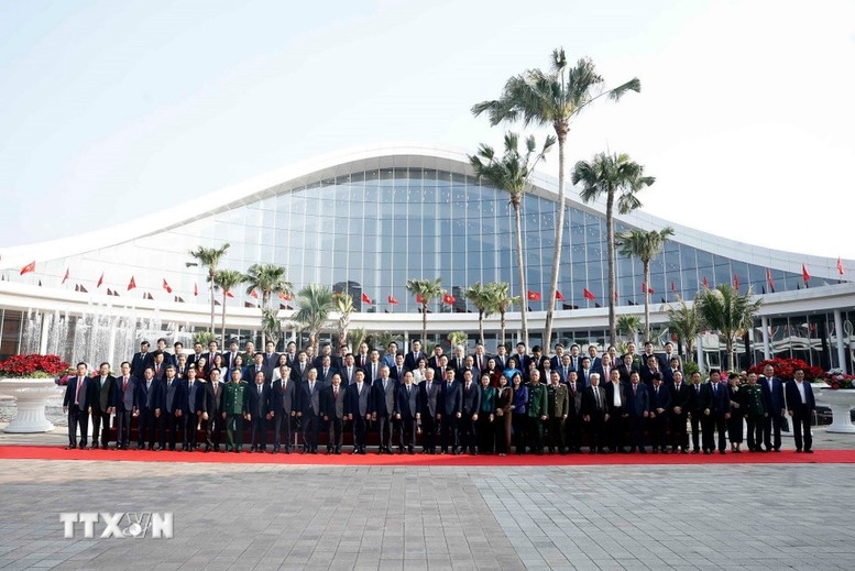 Tổng Bí thư Tô Lâm và các đại biểu - Ảnh: TTXVN