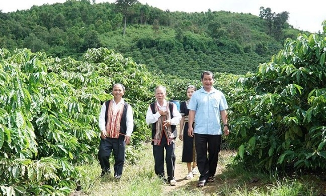 Bộ Dân tộc và Tôn giáo đang lấy ý kiến với Dự thảo Nghị định về tiêu chí lựa chọn, công nhận Người có uy tín và chính sách đối với Người có uy tín trong đồng bào DTTS (Ảnh MH).