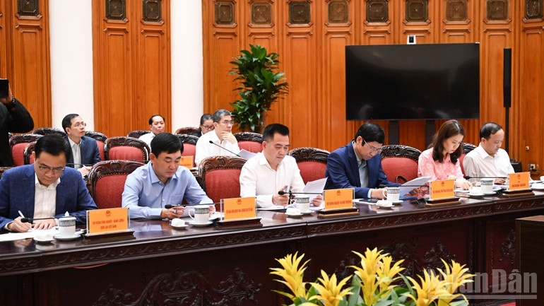 Các đại biểu tham dự cuộc họp. (Ảnh: TRẦN HẢI)