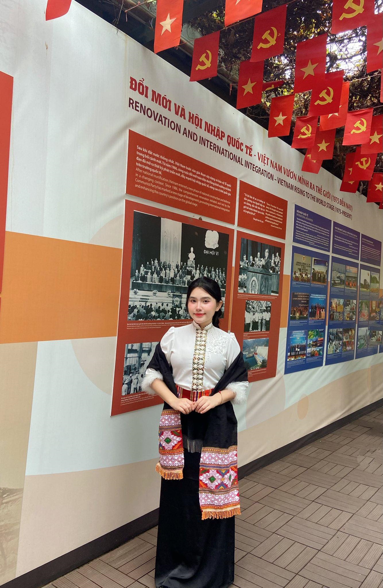 Em Nguyễn Thị Hà Hân, dân tộc Thái, học sinh Trường PTTH Dân tộc Nội trú Nghệ An