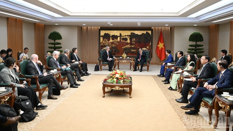 Quang cảnh buổi tiếp. (Ảnh: TRẦN HẢI)