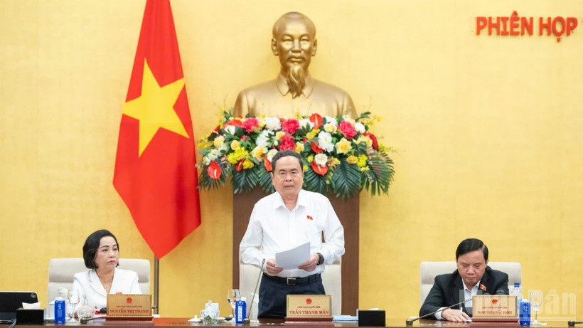 Chủ tịch Quốc hội Trần Thanh Mẫn phát biểu bế mạc Phiên họp thứ 55 của Ủy ban Thường vụ Quốc hội. (Ảnh: DUY LINH)