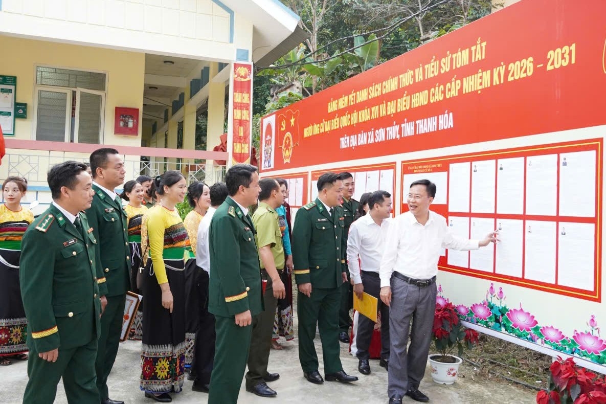 Ông Lê Đình Xuân, Bí thư Đảng ủy xã Sơn Thủy cho biết: Xã bố trí 11 khu vực bỏ phiếu, tạo thuận lợi cho cử tri ở các bản xa.