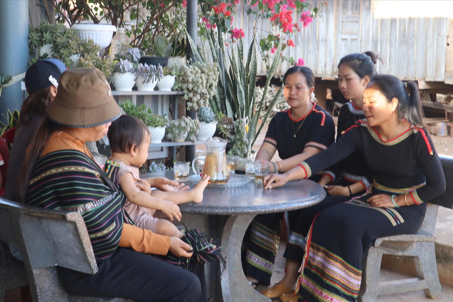 Công tác tuyên truyền trước ngày bầu cử ở Đắk Lắk. (Ảnh HT)