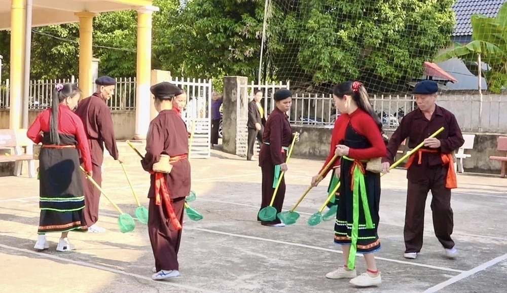 Nhờ những nỗ lực của ông ông Lý Cao Thái, trong thời gian qua, các điệu hát, múa của dân tộc Cao Lan đã được người dân trong xã Chân Mộng, tỉnh Phú Thọ duy trì và phát triển (Ảnh TL).
