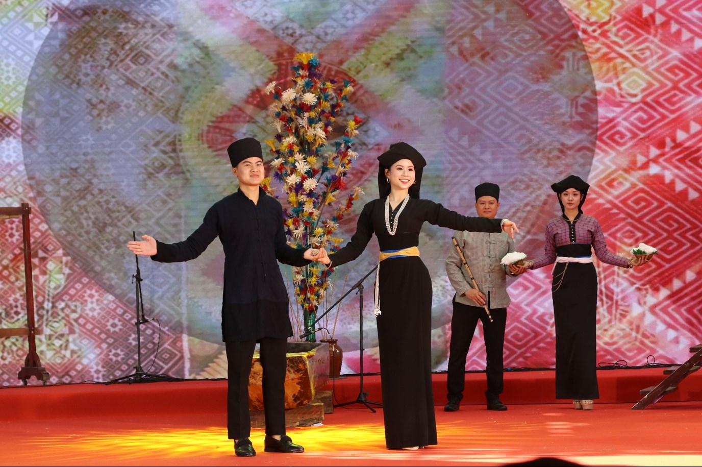 Trang phục người Mường ở Sơn La trong ngày cưới