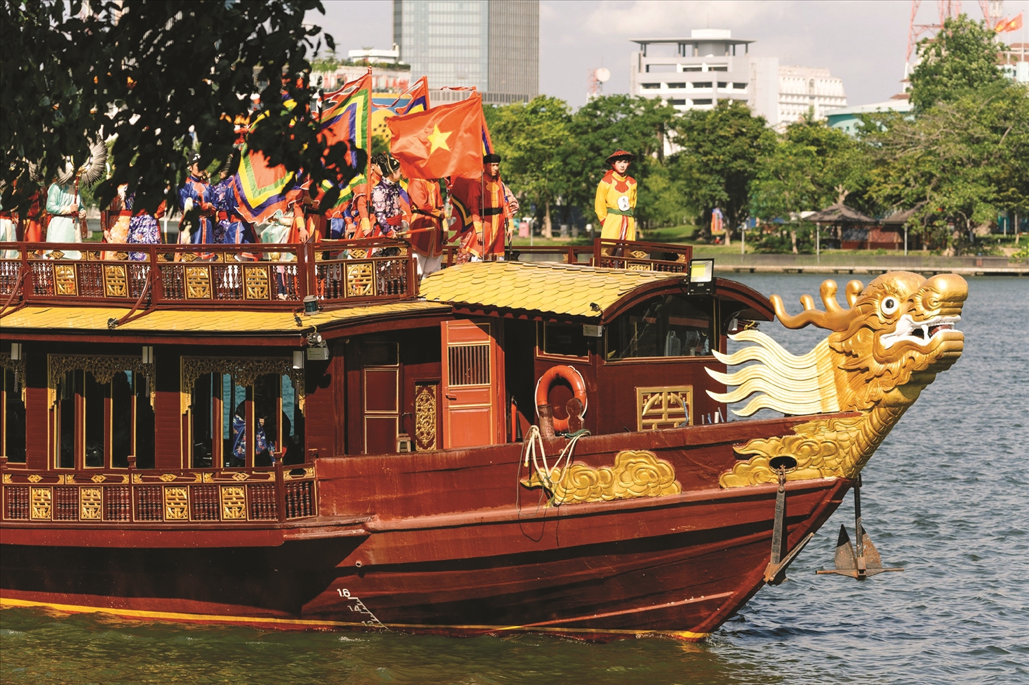 Cổ phục được tái sinh, tỏa sáng rực rỡ, góp phần bảo tồn di sản văn hóa dân tộc và thu hút du lịch, quảng bá hình ảnh đất nước và con người Việt Nam