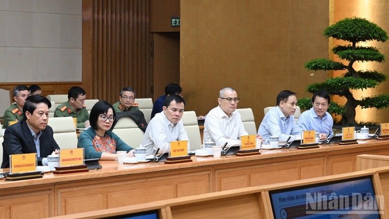 Các thành viên Ban Chỉ đạo tham dự phiên họp. (Ảnh: Trần Hải) 