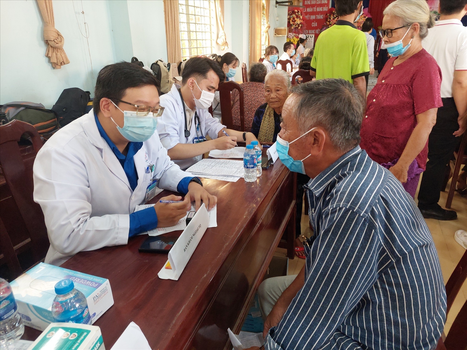 Lộ trình mở rộng khám miễn phí được thiết kế theo từng giai đoạn. Từ năm 2026, chính sách ưu tiên cho người cao tuổi, người khuyết tật, hộ nghèo, cận nghèo, người có công, người mắc bệnh mạn tính và cư dân vùng khó khăn, miền núi, hải đảo. Ảnh: ITN